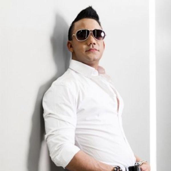 Elvis Martínez cautiva con su nuevo sencillo "Tú me querías"