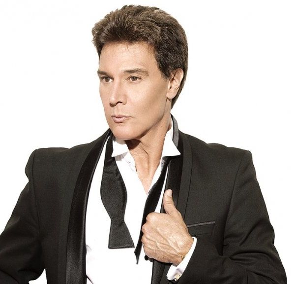 Fernando Allende presenta su controversial vídeo