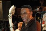 Anthony Santos firma contrato con Premium Latin Music