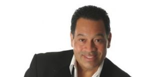 Tito Nieves es firmado por Zamora Music Group