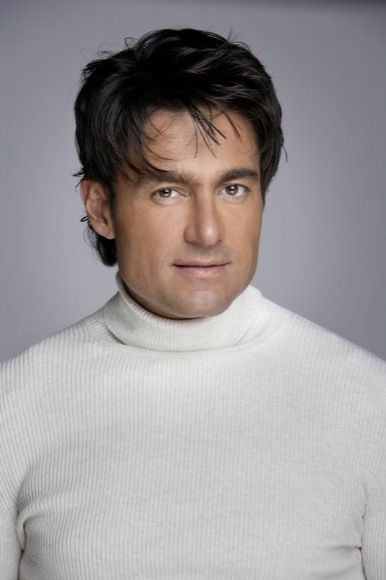 Fernando Colunga deja huellas protagonizando obra teatral